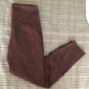 Lululemon Wunder Under with mesh detail 25”